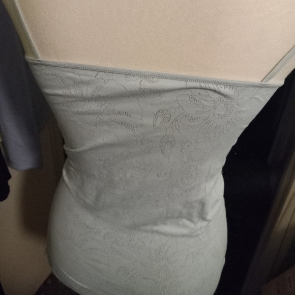 Used,not new,never worn stretch light blue floral design stretch camisole size l - Picture 2 of 4
